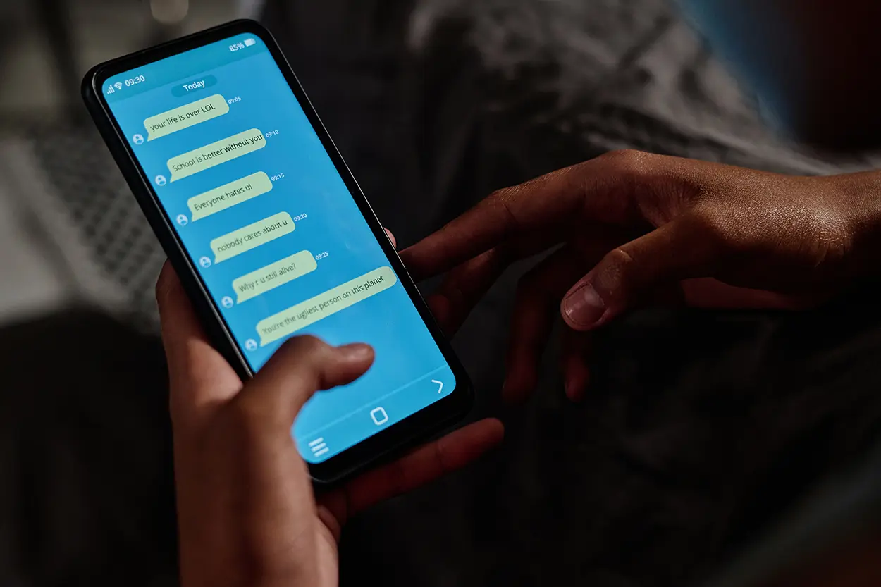 spot fake texts