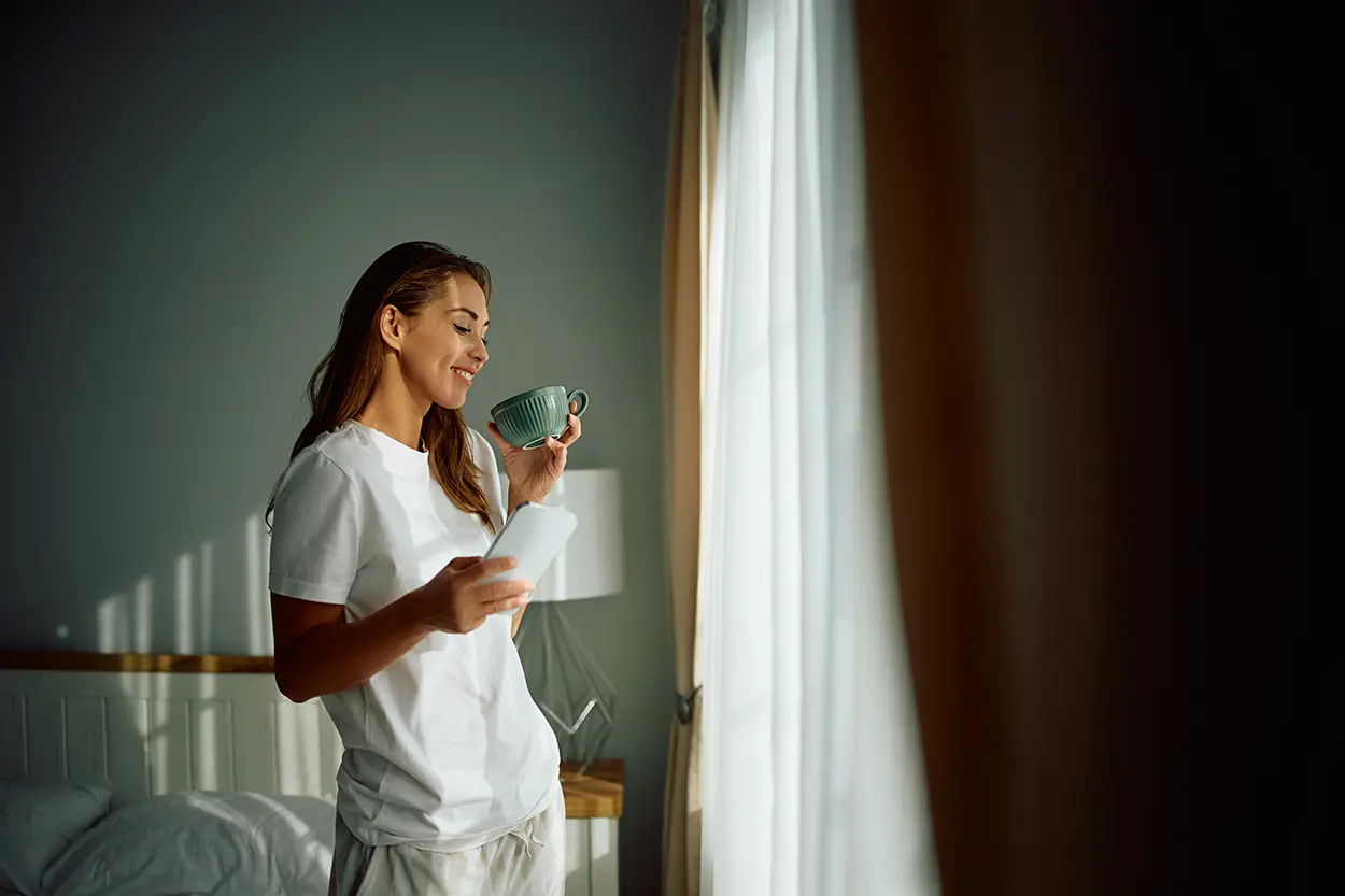 woman drinking coffee