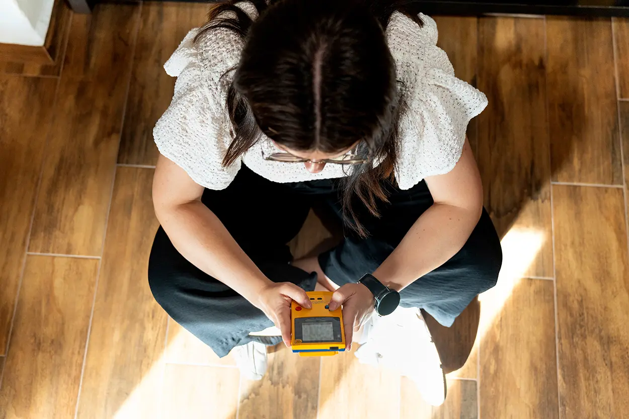 woman measuring gas